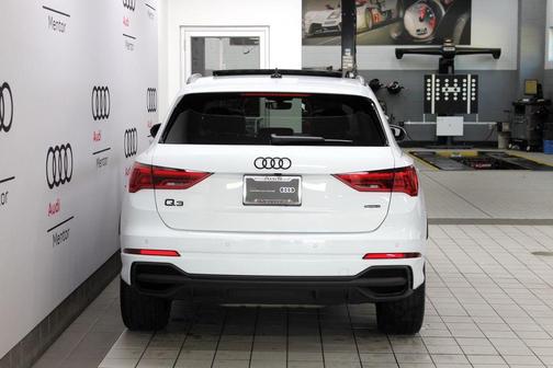 2023 Audi Q3 45 S line Premium
