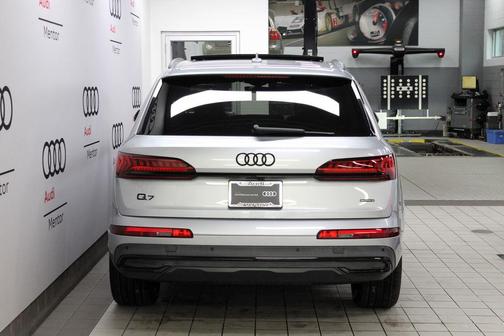 2022 Audi Q7 55 Premium Plus
