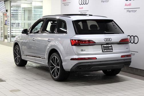 2022 Audi Q7 55 Premium Plus