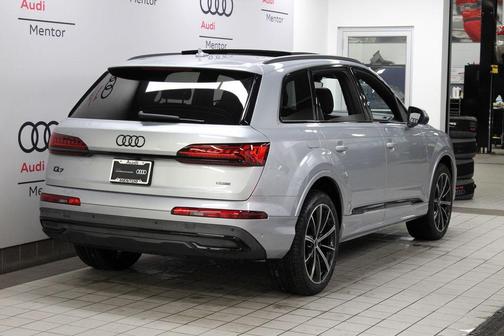 2022 Audi Q7 55 Premium Plus
