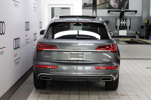 2024 Audi Q5 45 S line quattro Premium
