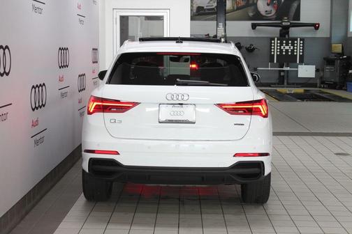 2025 Audi Q3 45 S line Premium