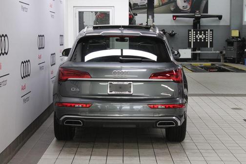 2024 Audi Q5 45 S line quattro Premium