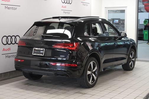 Mythos Black Metallic 2023 Audi Q5 45 S line Premium Plus