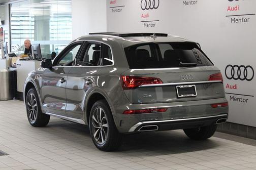 2024 Audi Q5 45 S line quattro Premium