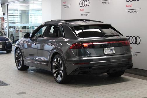 Daytona Gray Pearl Effect 2026 Audi Q8 Prestige