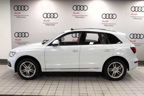 Glacier White Metallic 2017 Audi Q5 2.0T Premium