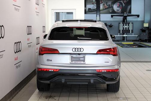 Florett Silver Metallic 2023 Audi Q5 45 S line Premium Plus