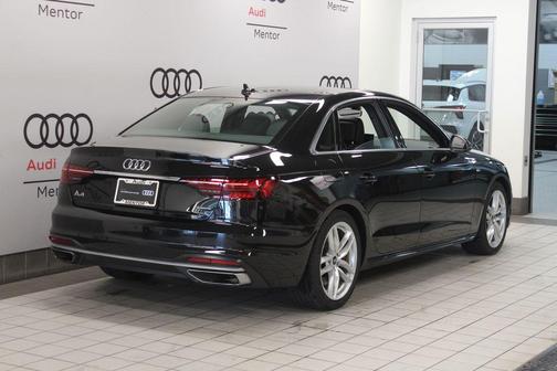 Mythos Black Metallic 2023 Audi A4 45 S line quattro Premium