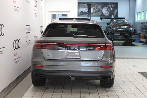 Samurai Gray Metallic 2026 Audi Q8 55 Premium