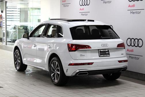 2022 Audi Q5 45 S line Premium Plus