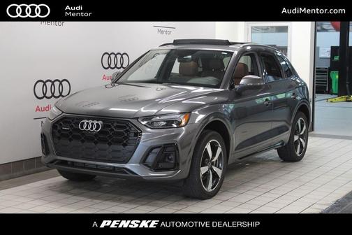 Daytona Gray Pearl Effect 2023 Audi Q5 45 S line Premium Plus