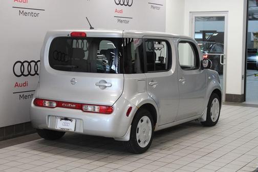 Chrome Silver Metallic 2011 Nissan Cube 1.8