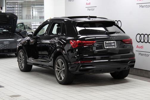 2022 Audi Q3 45 S line Premium