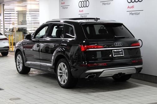 2025 Audi Q7 55 Premium Plus