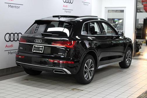 2025 Audi Q5 45 S line quattro Premium