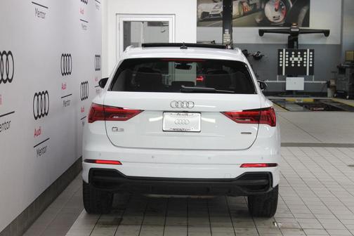 2020 Audi Q3 45 S line Premium