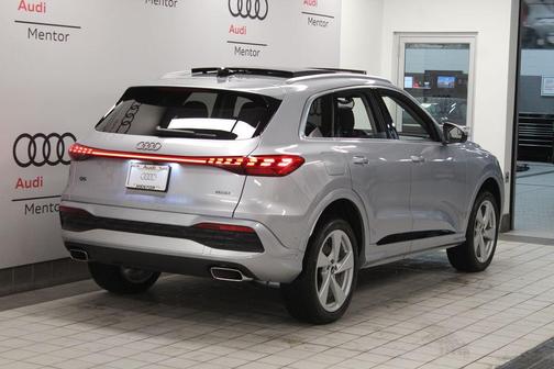 Florett Silver Metallic 2026 Audi Q5 PLUS