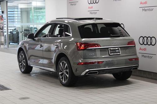Chronos Gray Metallic 2023 Audi Q5 45 S line quattro Premium