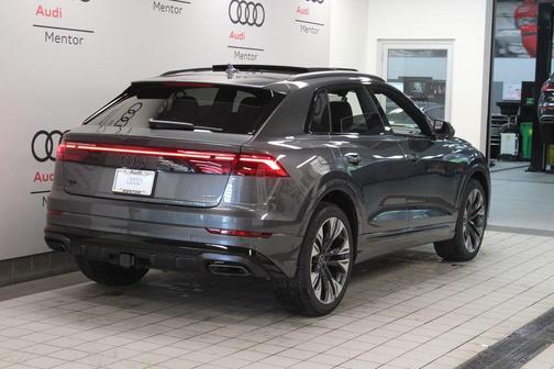 Daytona Gray Pearl 2026 Audi Q8 Premium Plus
