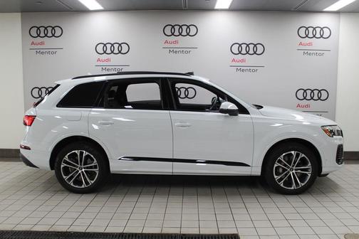 2025 Audi Q7 45 Premium Plus
