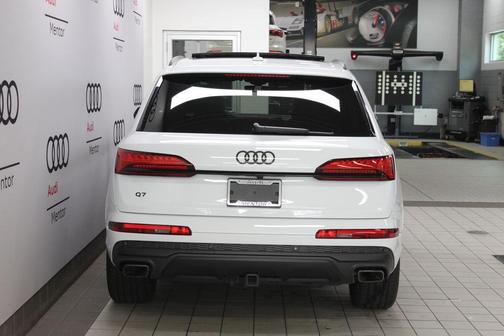 2025 Audi Q7 45 Premium Plus