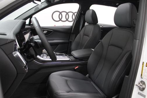 2025 Audi Q7 45 Premium Plus