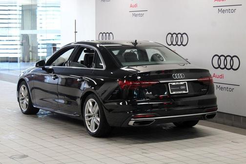 Mythos Black Metallic 2023 Audi A4 45 S line quattro Premium