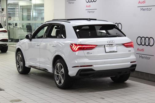 2025 Audi Q3 45 S line Premium