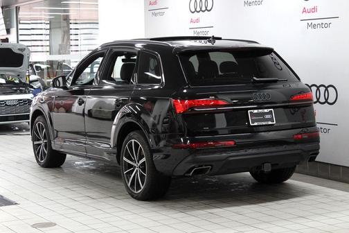 2025 Audi Q7 45 Premium Plus