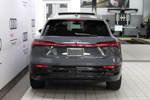 2024 Audi Q8 e-tron Premium