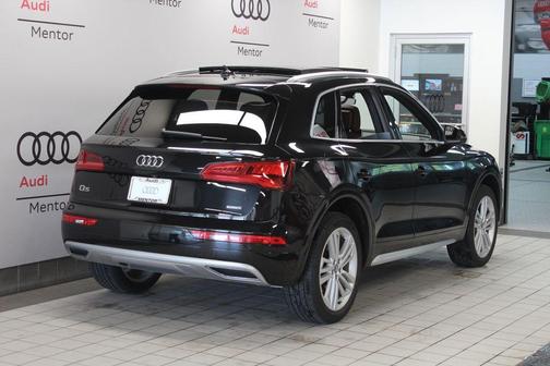 Mythos Black Metallic 2020 Audi Q5 40 Premium Plus