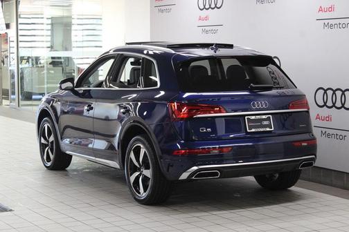 2022 Audi Q5 45 S line Premium Plus