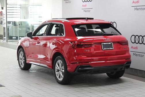 2022 Audi Q3 45 S line Premium
