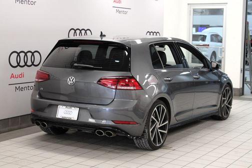 2019 Volkswagen Golf R 2.0T w/DCC & Navigation