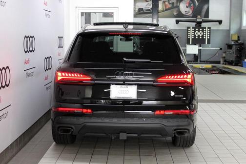 2025 Audi Q7 55 Premium
