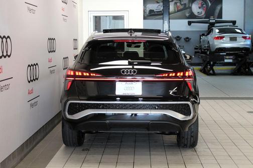 Mythos Black Metallic 2026 Audi Q3 S line