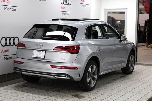 2022 Audi Q5 40 Premium Plus