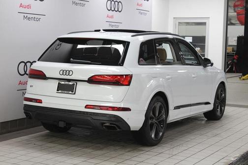2025 Audi Q7 55 Premium Plus