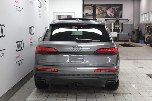 2025 Audi Q7 55 Premium Plus