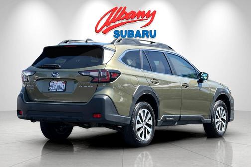 Green Metallic 2023 Subaru Outback Premium