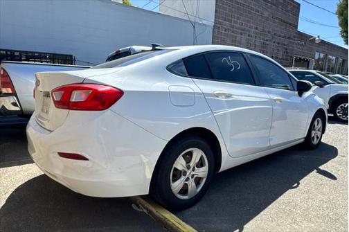 2016 Chevrolet Cruze LS Auto