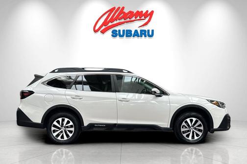 Crystal White Pearl 2022 Subaru Outback Premium