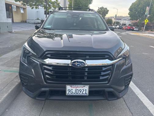 Gray Metallic 2023 Subaru Ascent Limited 8-Passenger