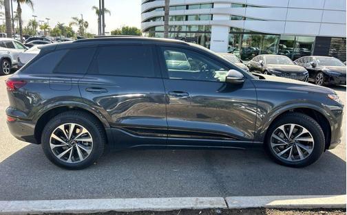 Manhattan Gray Metallic 2025 Audi Q6 e-tron Premium quattro
