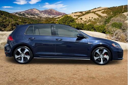 2015 Volkswagen Golf GTI 2.0T SE 4-Door