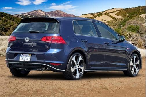 2015 Volkswagen Golf GTI 2.0T SE 4-Door