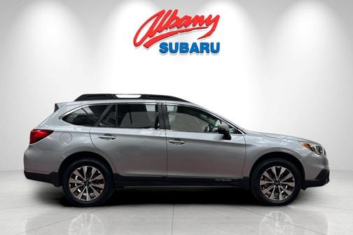 Ice Silver Metallic 2017 Subaru Outback 2.5i Limited