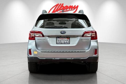 Ice Silver Metallic 2017 Subaru Outback 2.5i Limited