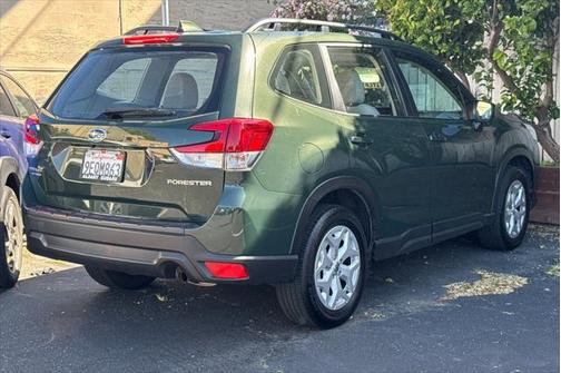 2023 Subaru Forester Base